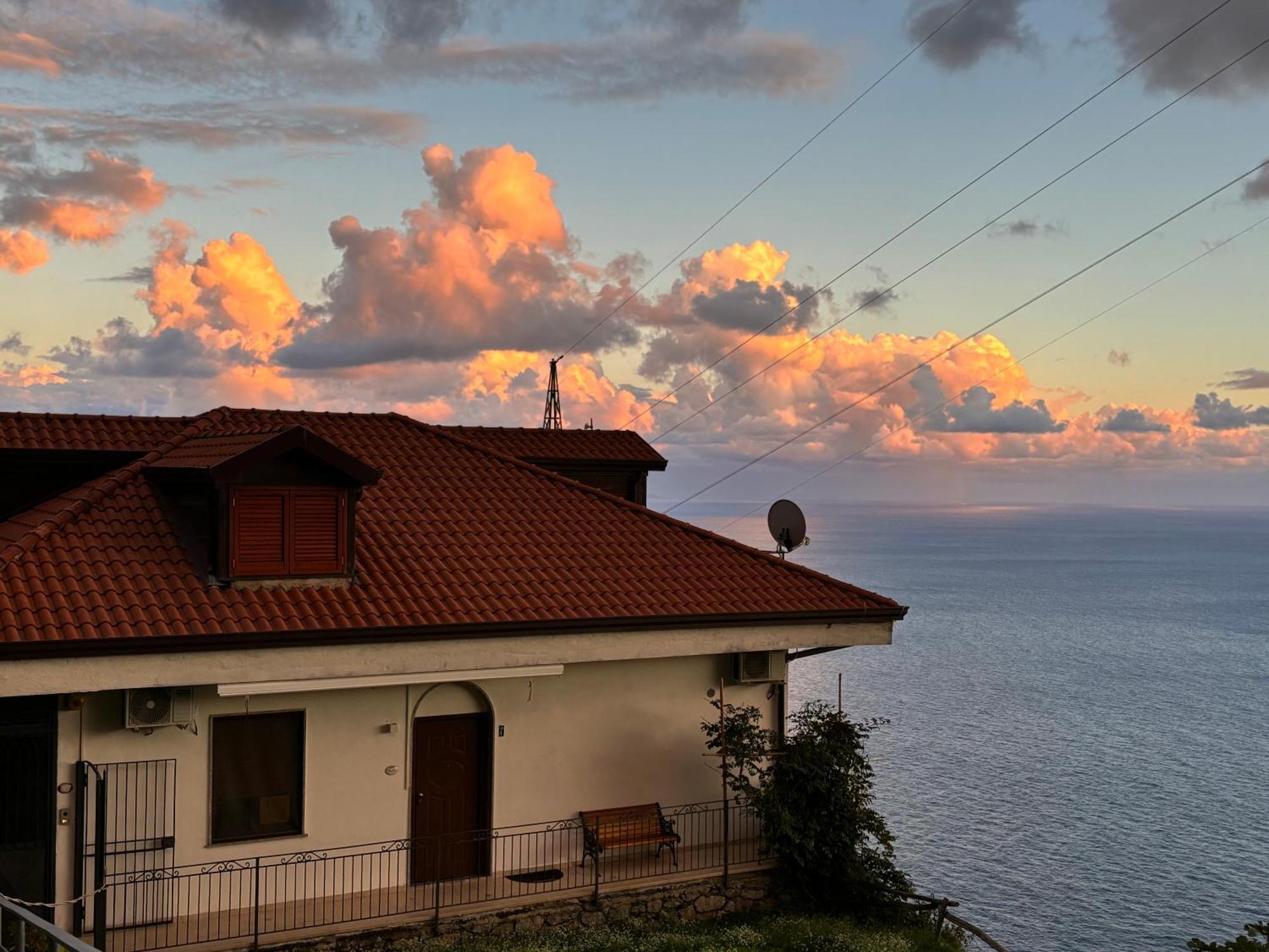 Casa Luisa & Milu , Coastal Retreats In Furore! 외부 사진